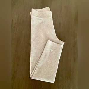 Nike Kids Light Gray Athletic Leggings with White Swoosh